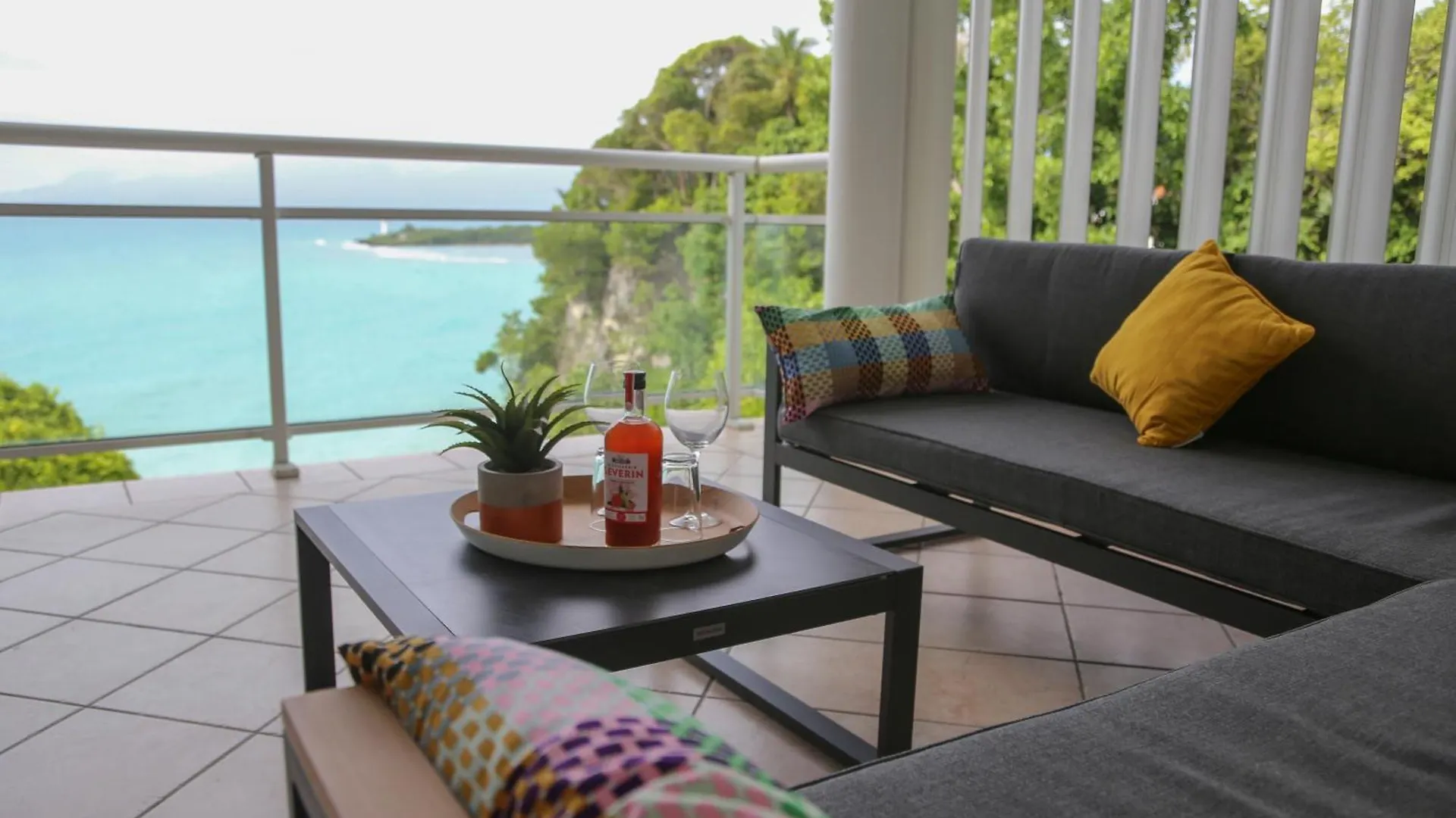 Апартаменты La Vue Du Phare - Appartement Neuf Avec Vue Imprenable Et Acces Crique Ле-Гозье