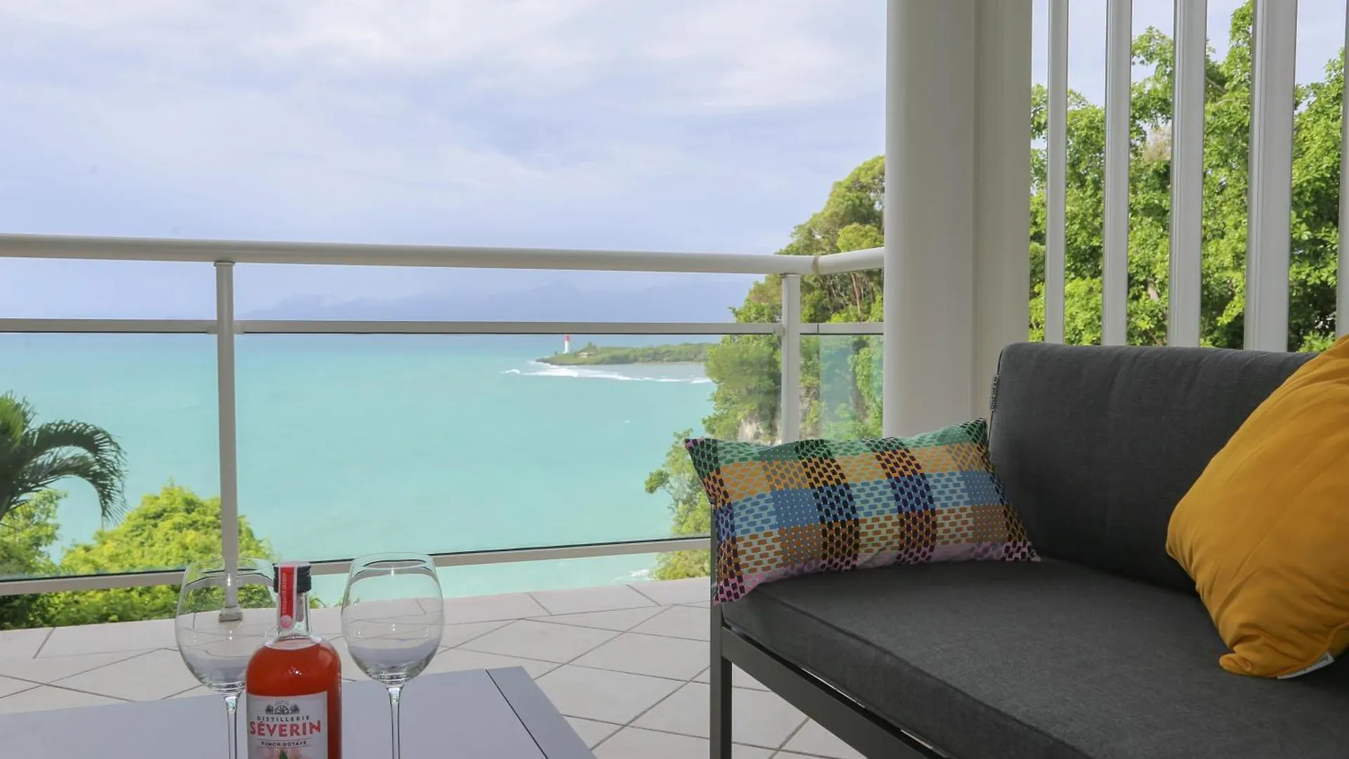 La Vue Du Phare - Appartement Neuf Avec Vue Imprenable Et Acces Crique Le Gosier  0*, Le Gosier (Grande-Terre)
